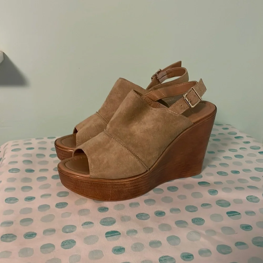 Mila Paoli tan suede platform wedge sandals size 8 - Picture 12 of 12